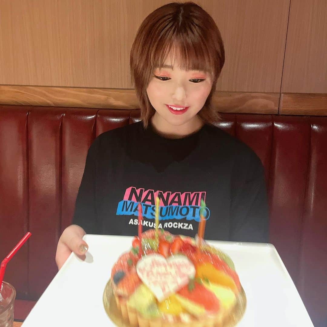 熊野あゆ（澄川鮎）さんのインスタグラム写真 - (熊野あゆ（澄川鮎）Instagram)「. ななみんのお誕生日祝いしたよ💕 . 可愛い💖 . . . #松本菜奈実　#誕生日」8月26日 10時15分 - ayu_kumano