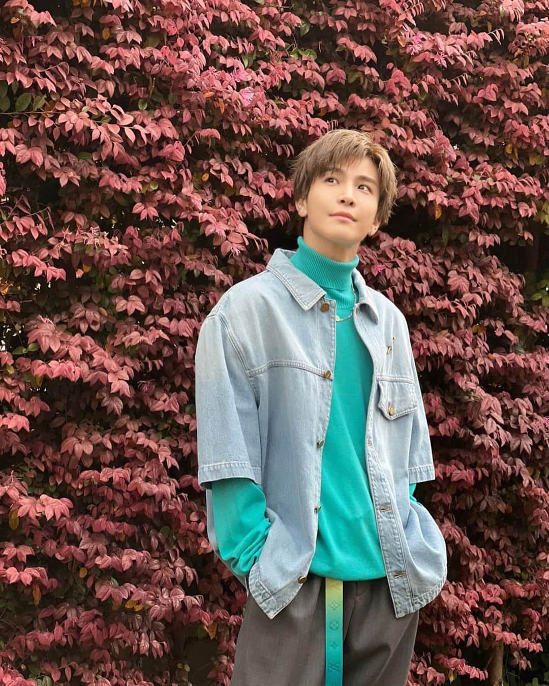 岩田剛典さんのインスタグラム写真 - (岩田剛典Instagram)「『Ready？』Music Video out now🎧  先行配信曲『Ready?』の音源&ミュージックビデオが公開されました！  ドライブのお供に是非🚘✨  聴いてねー☕️  今秋のツアーでのパフォーマンスを楽しみにしていてください✨  #ready #offshot #bemyguest」8月26日 18時00分 - takanori_iwata_official