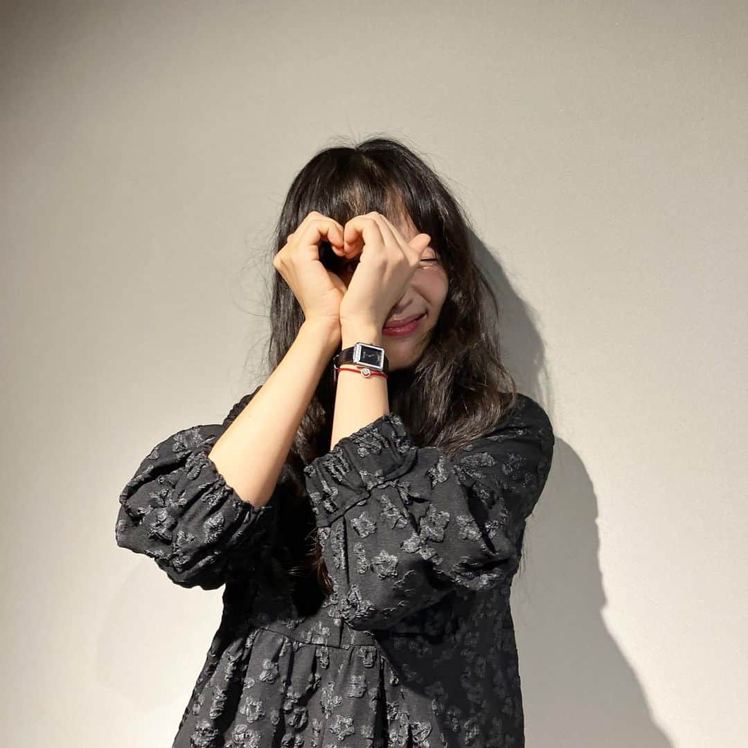 ハン・ヒョジュさんのインスタグラム写真 - (ハン・ヒョジュInstagram)「🖤🤍」8月26日 18時35分 - hanhyojoo222