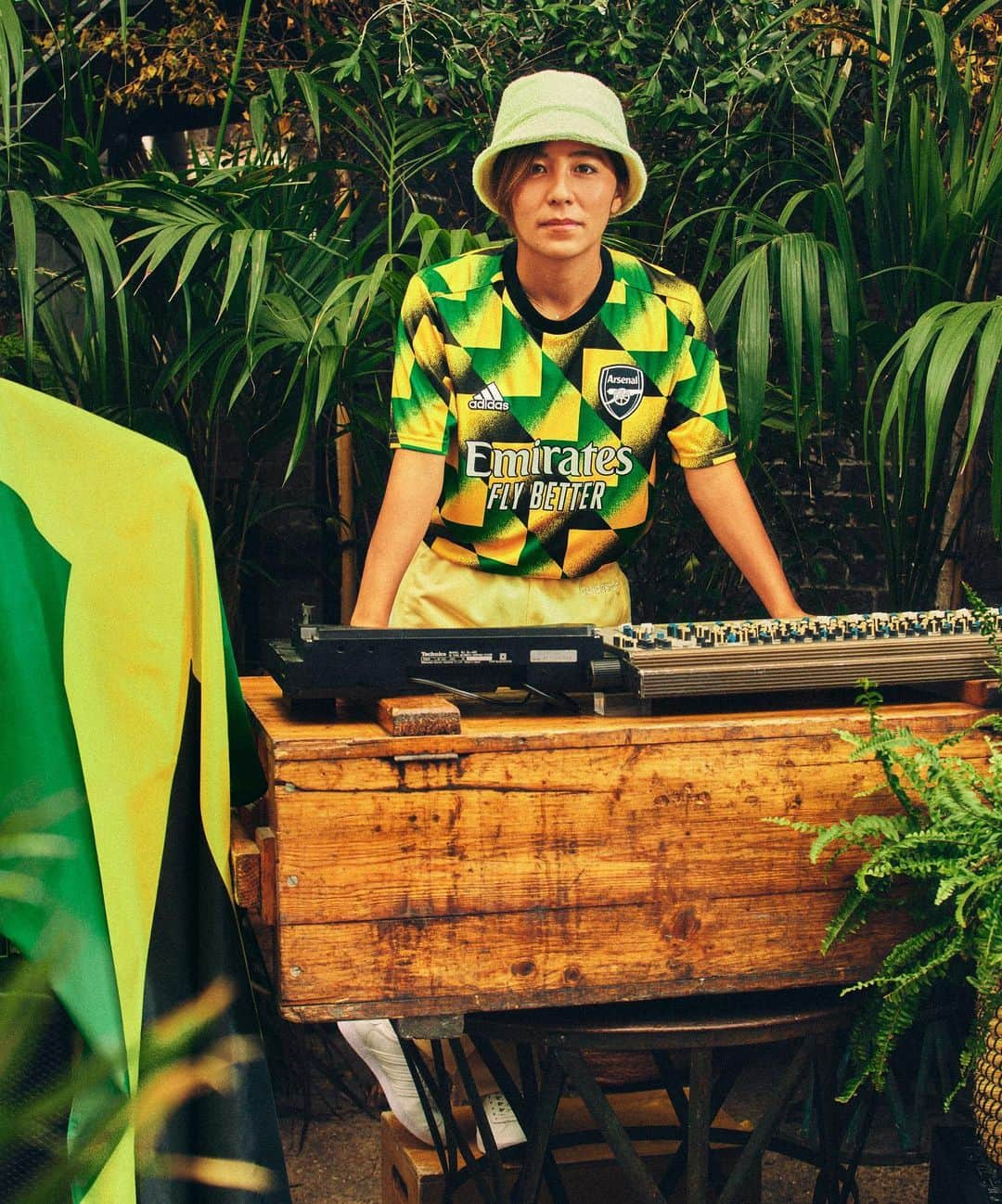 岩渕真奈さんのインスタグラム写真 - (岩渕真奈Instagram)「😄💚💛  @arsenalwfc × @adidasfootball #createdwithadidas #arsenal」8月26日 18時49分 - iwabuchi.m_jp