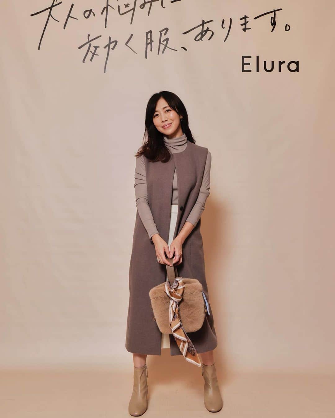 ImotoEtsuyo さんのインスタグラム写真 - (ImotoEtsuyo Instagram)「Elura 2022 awの展示会に伺いました。 @elura_official   大人気の美脚パンツシリーズや 着こなしに奥行きを与える上品進化系ジレ。  カラーバリエーションも豊富でした。  楽しみにしていたのは 9月デビューの 『ACTIVE 』ライン。  ゴルフウェアとしても、 ヨガ，ウォーキング、ワンちゃんの散歩、 アウトドアなどにも使える高機能なもの。  アクティブ女子は 要チェックです！  #エルーラ #Elura  #大人の悩みに効くコーデ #大人の悩みに効く服 #スポーツエレガンス #アラフィフ #アラフォー #大人女子  #fashion  #コーデ #ootd #大人女子コーデ  #ゴルフ #ヨガ #アウトドア #散歩 #秋冬コーデ  #秋冬」8月26日 19時01分 - bisuhada