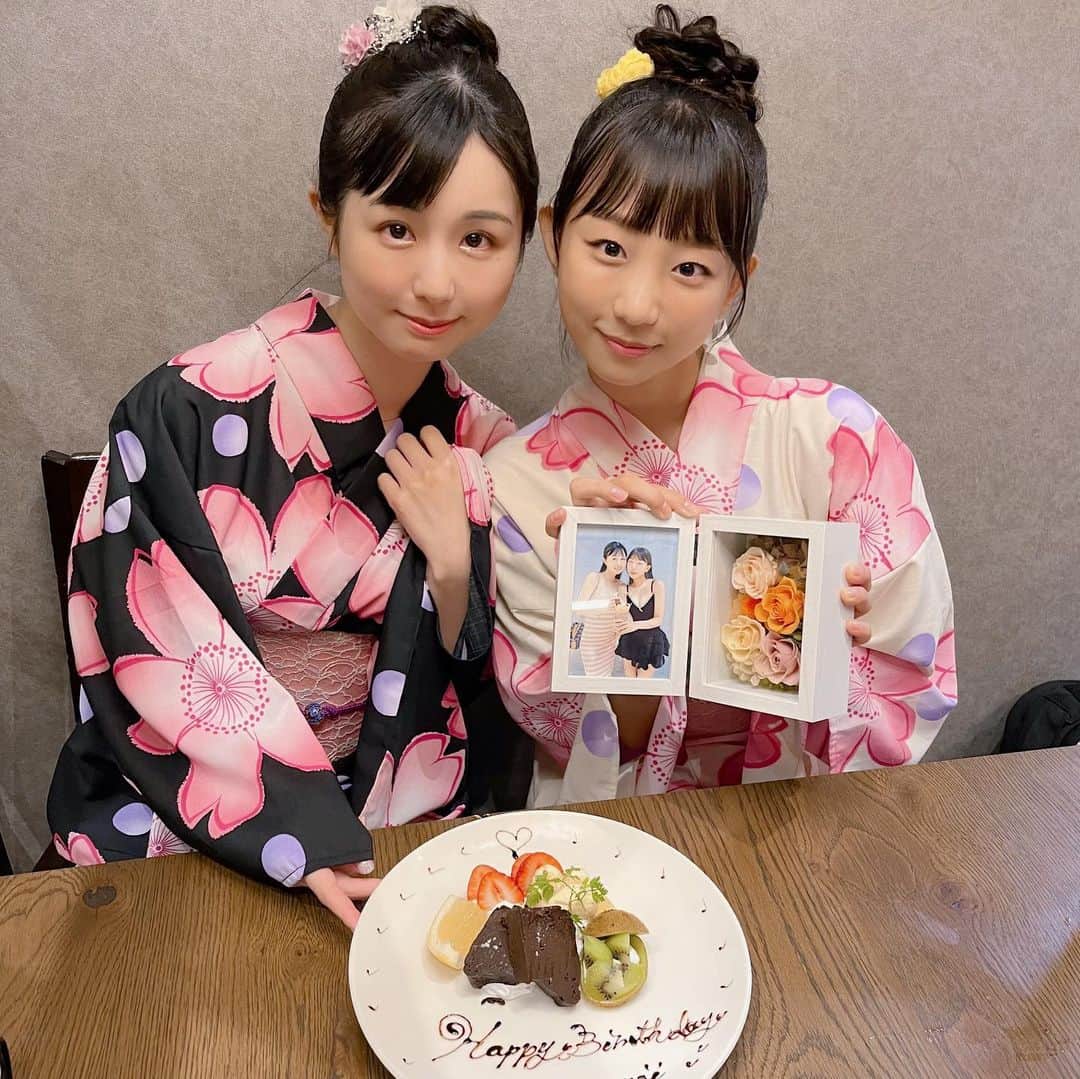 ピョ・ウンジさんのインスタグラム写真 - (ピョ・ウンジInstagram)「@kurita__emi zzang💕 We met again and she prepared surprise birthday cake and gift. thank you so much🥹❤️ Had so much fun. See u again soon🥰 쿠리에미짱이랑 또 만났어요. 귀여워서 눈호강!! 내꺼야😳 서프라이즈 생일 케잌이랑 선물도 준비해줘서 너무 고마워🙏🏻  만날때마다 너무 즐거운 시간ㅎㅎ 곧 또 만나자🥰」8月26日 22時37分 - pyoapple