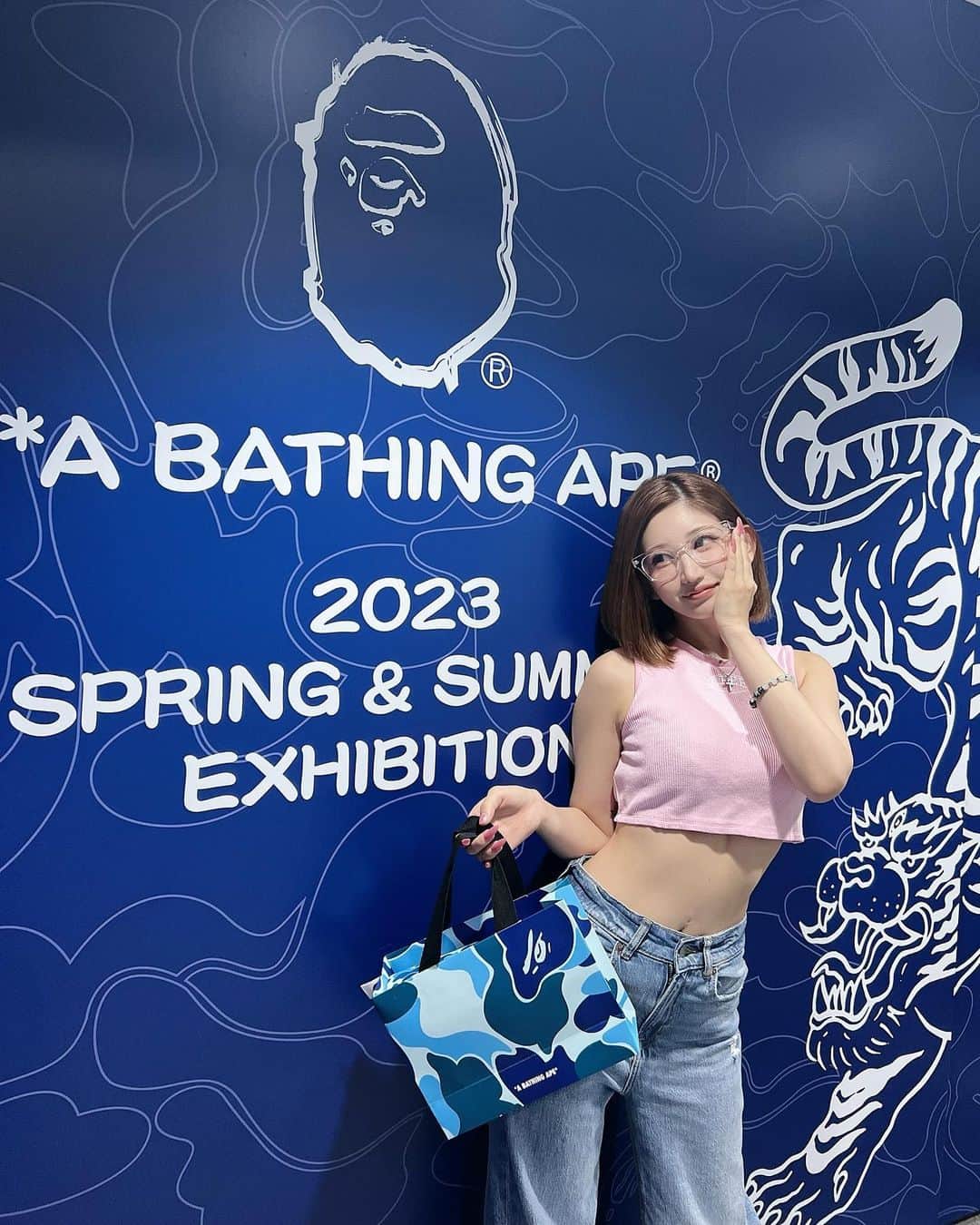月城まゆさんのインスタグラム写真 - (月城まゆInstagram)「@bape_japan 2023.S/S💘 展示会行ってきた🦍💓 かわいいのたくさんあった｡ﾟ(ﾟ´ω`ﾟ)ﾟ｡ 届くの楽しみっ🙈💓💓💓  #abathingape #ape #bapesta #gal #streetwear #ootd #fashionstyle」8月26日 22時56分 - xo_mayu_xo