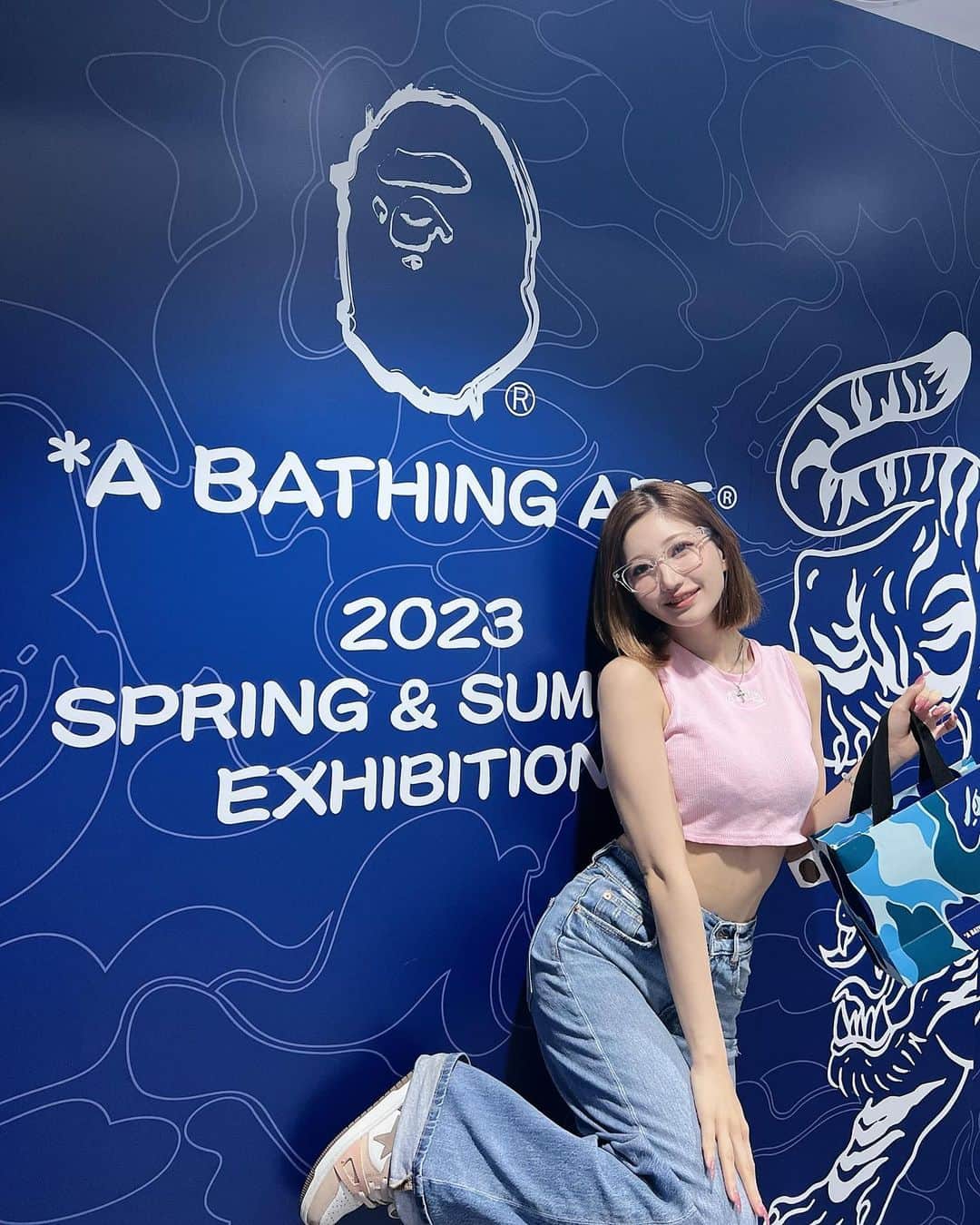 月城まゆさんのインスタグラム写真 - (月城まゆInstagram)「@bape_japan 2023.S/S💘 展示会行ってきた🦍💓 かわいいのたくさんあった｡ﾟ(ﾟ´ω`ﾟ)ﾟ｡ 届くの楽しみっ🙈💓💓💓  #abathingape #ape #bapesta #gal #streetwear #ootd #fashionstyle」8月26日 22時56分 - xo_mayu_xo