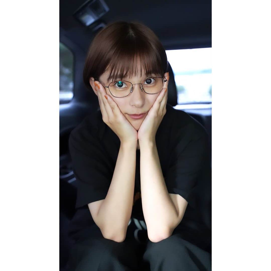 芳根京子さんのインスタグラム写真 - (芳根京子Instagram)「和泉のめがねをいただきました🤓 実際使ってたやつみたい。 ありがとうございます！  もう懐かしいね😌  #俺の可愛いはもうすぐ消費期限⁉︎」8月27日 11時37分 - yoshinekyoko