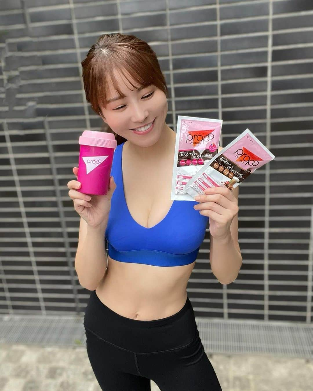 佐野真彩さんのインスタグラム写真 - (佐野真彩Instagram)「ロート製薬から発売されている女性用プロテイン《プロポ》🥤 以前も紹介しましたが、プロテインはトレーニングする人だけのものじゃないんです✨タンパク質やビタミンミネラル等、女性に必要な栄養素が補えるから、ぜひ気軽に取り入れていただきたい🥰  今ならお試しセット（4回分）が500円キャンペーン中です❕ 送料も無料📦  ミックスベリー味とカフェオレ味の2味セットなので どんな味か気になる...！！という方はこの機会に試してみてね🫶  🖇限定クーポンコード:《maya_propo 》  クーポンの有効期限はこの投稿から1週間です☺️  ●ご購入はこちらから↓ 🔻ロート製薬公式Instagramアカウント @propo_official  （プロフィール欄よりアクセス頂けます）  🔻ロート製薬公式オンラインショップ https://www.shop.rohto.co.jp/category/supplement/propo/  #プロポ　#プロポプロテイン　#pr #ロート製薬　#植物性プロテイン　#プロテイン女子　#プロテインダイエット　#プロテイン初心者　#大人プロテイン　#プロテイン生活 #ロートのプロポ」8月27日 16時02分 - sano.maya