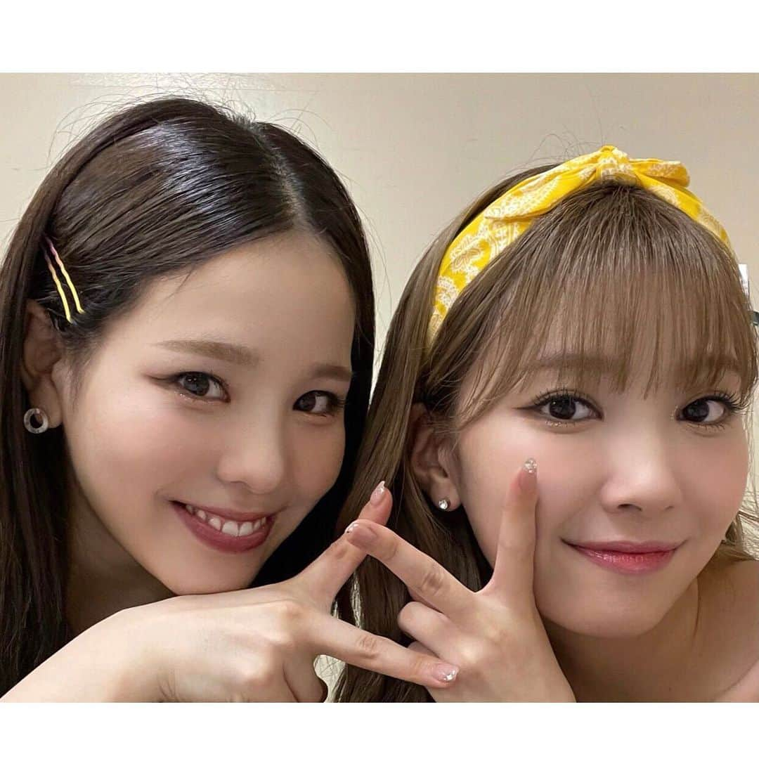 NiziUさんのインスタグラム写真 - (NiziUInstagram)「北海道公演　本当に最高の2日間でした ~🥰 WithUの皆さんから沢山のエネルギー貰ったので 今から宮城公演も頑張ります ~ ~ ~♫ 次から次へと幸せが ~訪れて来ますね ~😊 あぁ ~幸せっ♡笑笑  홋카이도 공연 정말 최고의 2일간이었어요~🥰 WithU여러분들께 많은 에너지를 받았으니까 오늘부터의 미야기 공연도 열심히 할 수 있을 것 같아요 ~ ~ ~♫ 계속해서 행복이 찾아오네요~😊 아~행복♡ㅎㅎㅎ  #NiziU #WithU #Light_it_Up  #MAKO #🍋🍫」8月27日 17時11分 - niziu_artist_official