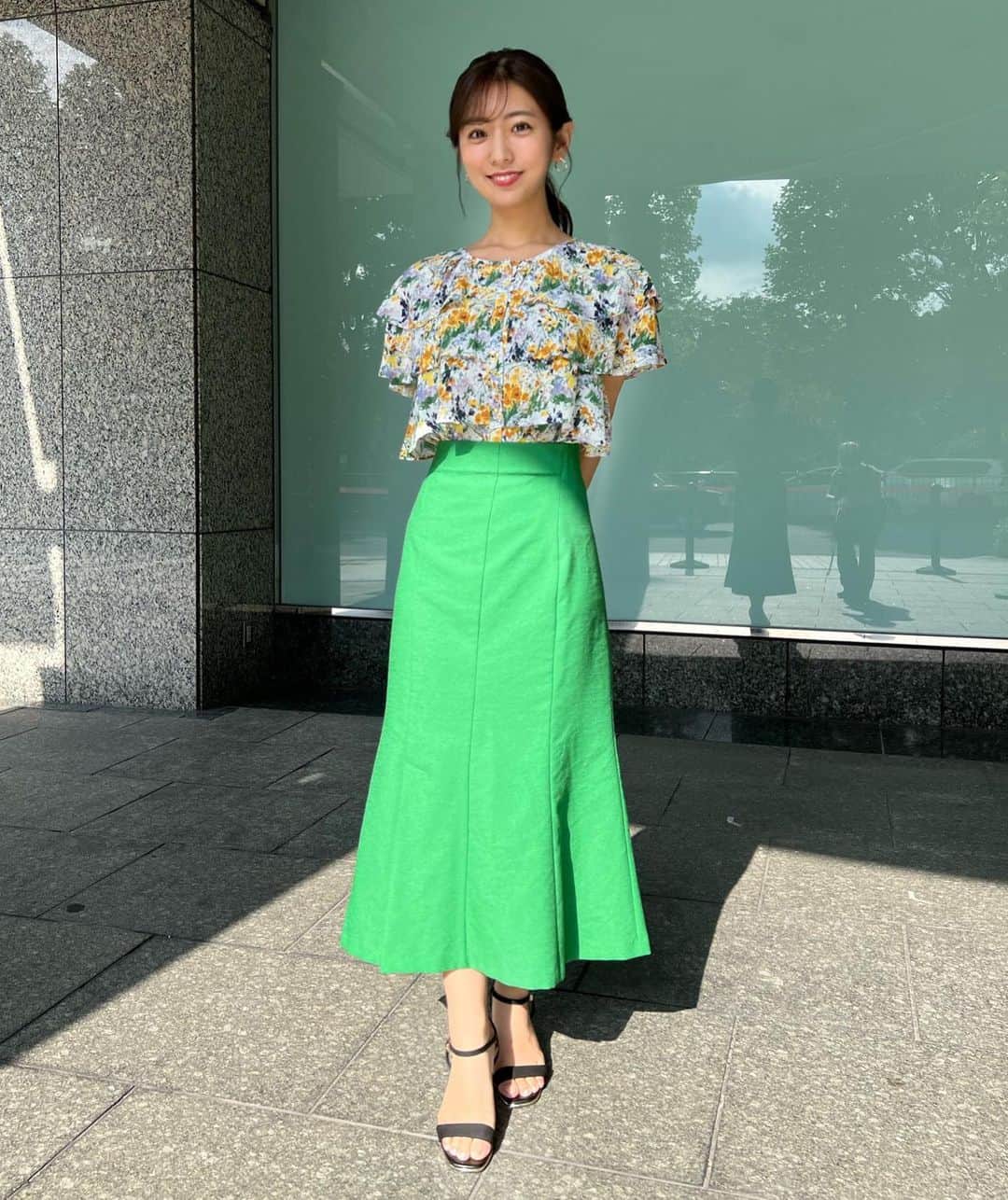 白戸ゆめのさんのインスタグラム写真 - (白戸ゆめのInstagram)「👗 . #東京インフォメーション #衣装 花柄✖️💚」8月27日 20時05分 - yumeno.s_