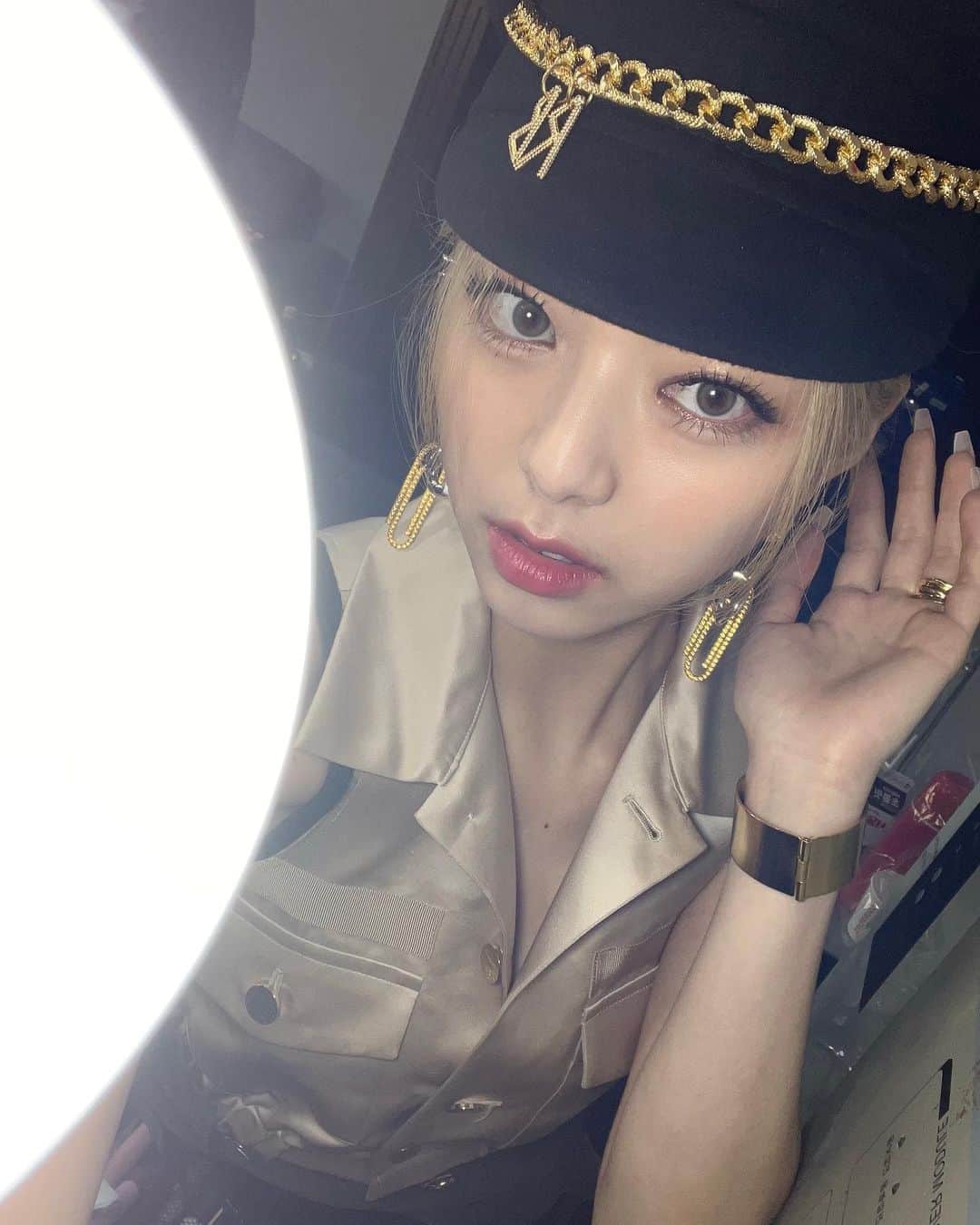 ITZYさんのインスタグラム写真 - (ITZYInstagram)「🚀」8月27日 22時35分 - itzy.all.in.us