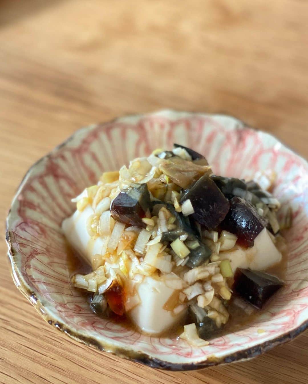 竹内渉さんのインスタグラム写真 - (竹内渉Instagram)「ストーリーで好評だったのでこちらでも😊🍳とある日のあゆむめし🥰 この日は4人で食べたのでこれプラス炊き込みご飯を作りました🥺✨簡単に作れるものばかりですが、1人で買い出しをしてる時から楽しみでしかたなく、お料理欲が満たされたっ😍❗️ まだまだ集め途中ですが、食器もほめていただいて嬉しいです😆 お友達たちもあゆむめし食べたい‼️って連絡くれたり、やる気出ます😍 もっと自信もって出せるお料理を増やしていきたいっ🤤❤️‍🔥 #あゆむめし」8月28日 20時19分 - ayumu_takeuchi