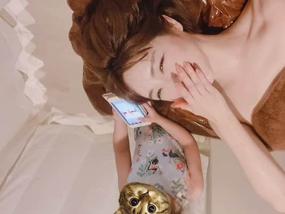 森下悠里さんのインスタグラム写真 - (森下悠里Instagram)「ゴッドハンドの施術を受けてきたよ🤍 @detox.salon.iris   私の身体、けっこうガチガチだったみたいで😭💦 全身の頑固なコリを丁寧にしっかりと解して流してもらったよ🧜‍♀️  ガチガチで浮腫みがちだった私の身体もすっきり✨ ウエストとか脚もひと回り細くなってる！！  やっぱり、痩身エステも定期的に来ないとダメだね 最高の施術に大感激でした😌❤️  色々撮ったんだけど みんなは何枚目が好きかな？？  美しくて優しい素敵な方に担当してもらったよ🤍 華奢で細いのにすごいパワーで🔥 全身、あっという間に解れました🤍」8月28日 23時07分 - yuurimorishita