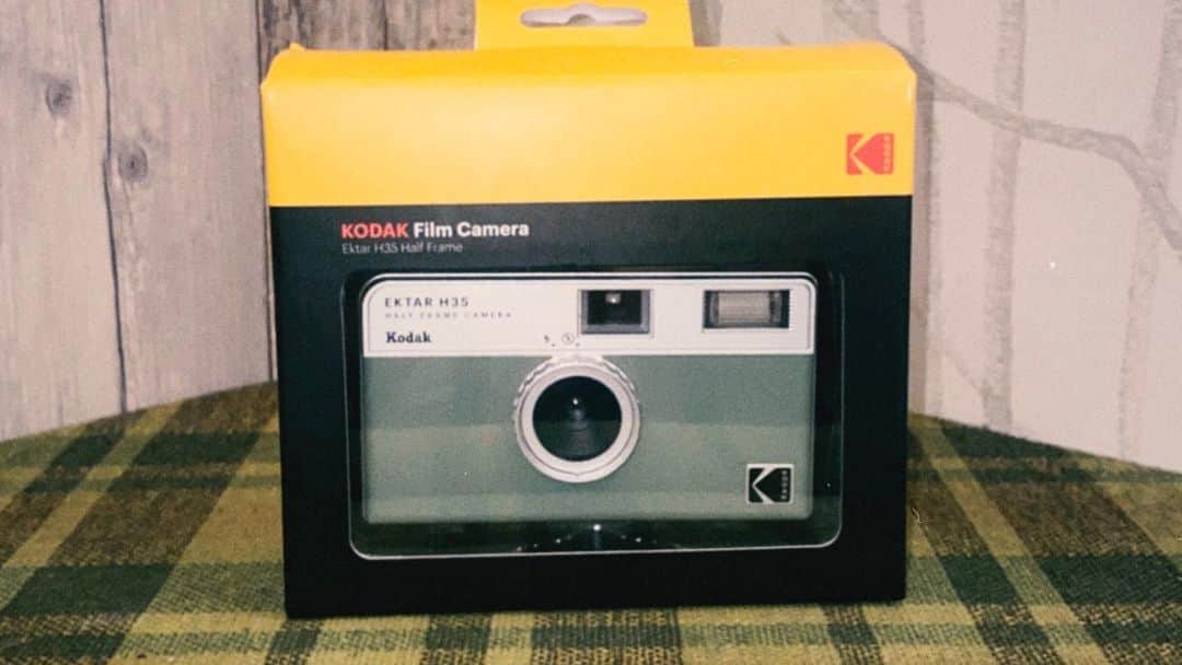 まこさんのインスタグラム写真 - (まこInstagram)「気になってたKodakのハーフカメラを 買ってみました📸💫 YouTubeをご覧下さい❣️ #Kodak #kodakektarh35 #ハーフカメラ」8月29日 0時36分 - mako_x_x_x