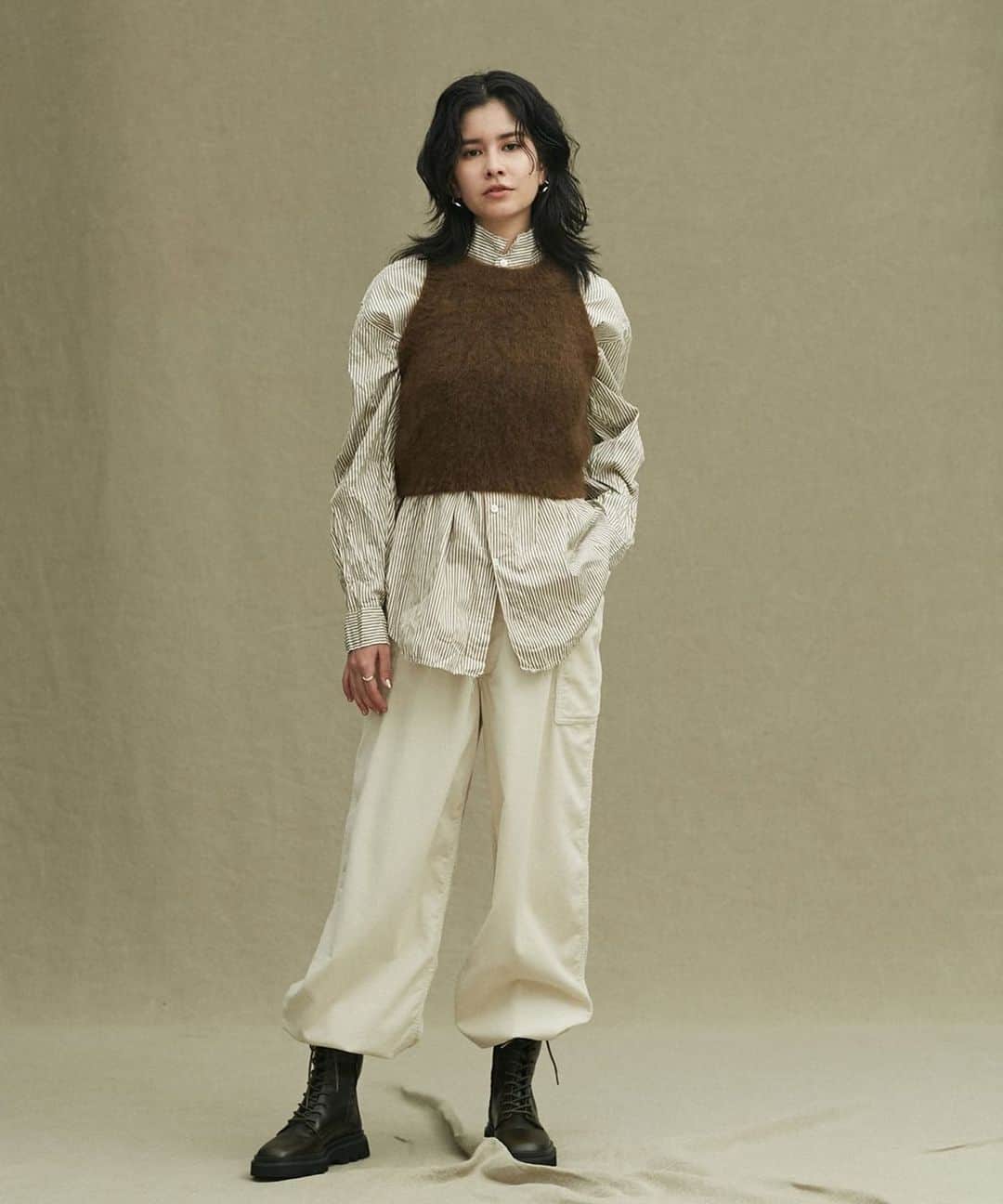 Julia Abe Brazilianさんのインスタグラム写真 - (Julia Abe BrazilianInstagram)「Which one is your favorite look?  Wearing all @nanouniverse_official」8月29日 3時53分 - juliasumire