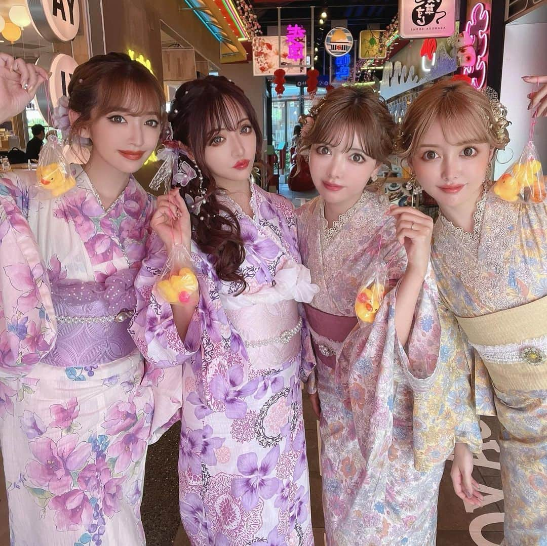 桜井莉菜さんのインスタグラム写真 - (桜井莉菜Instagram)「この間、念願の浅草横丁行ってきた🪀 室内ってところが暑がりの私には非常に有難かった😁 やっとこさ何となく夏らしい事出来た気がする😂💗 本当は花火とか行きたかったけど、結局行けなかったなぁ🎆 でも、可愛い浴衣着てお出かけは出来たし楽しかった💜💜💜  #浅草横丁#浴衣」8月29日 8時31分 - rina__sakurai