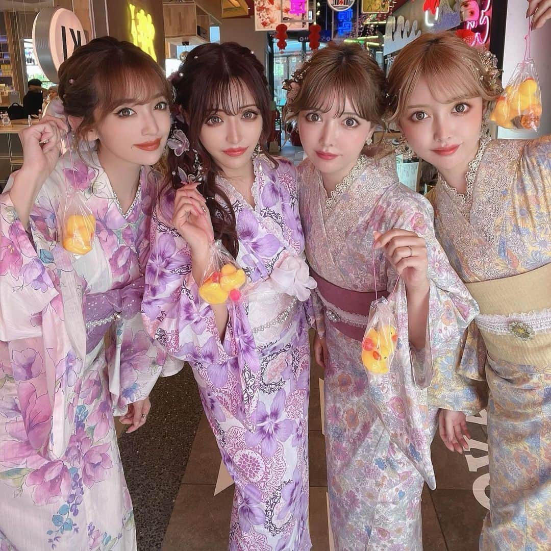 桜井莉菜さんのインスタグラム写真 - (桜井莉菜Instagram)「この間、念願の浅草横丁行ってきた🪀 室内ってところが暑がりの私には非常に有難かった😁 やっとこさ何となく夏らしい事出来た気がする😂💗 本当は花火とか行きたかったけど、結局行けなかったなぁ🎆 でも、可愛い浴衣着てお出かけは出来たし楽しかった💜💜💜  #浅草横丁#浴衣」8月29日 8時31分 - rina__sakurai