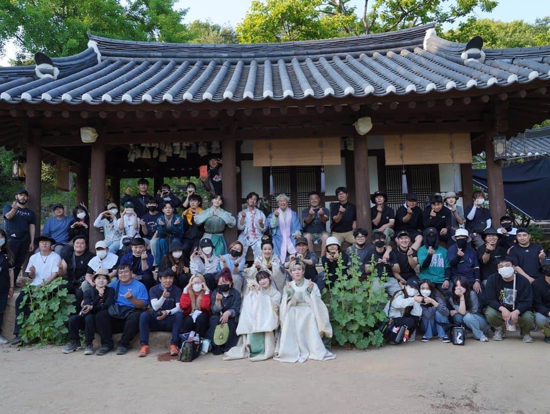 ミンヒョン さんのインスタグラム写真 - (ミンヒョン Instagram)「환혼과 함께 할 수 있어서 행복했습니다☺️ 안녕👋🏻」8月29日 9時40分 - optimushwang