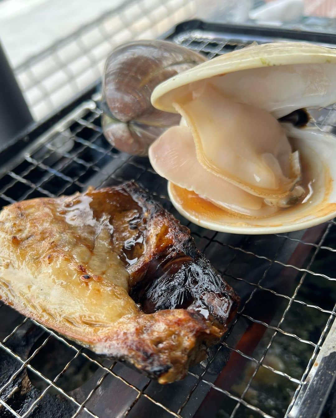 堀えりかさんのインスタグラム写真 - (堀えりかInstagram)「🐚💕   #海鮮 #bbq #浜焼き」8月29日 13時55分 - xerikax143