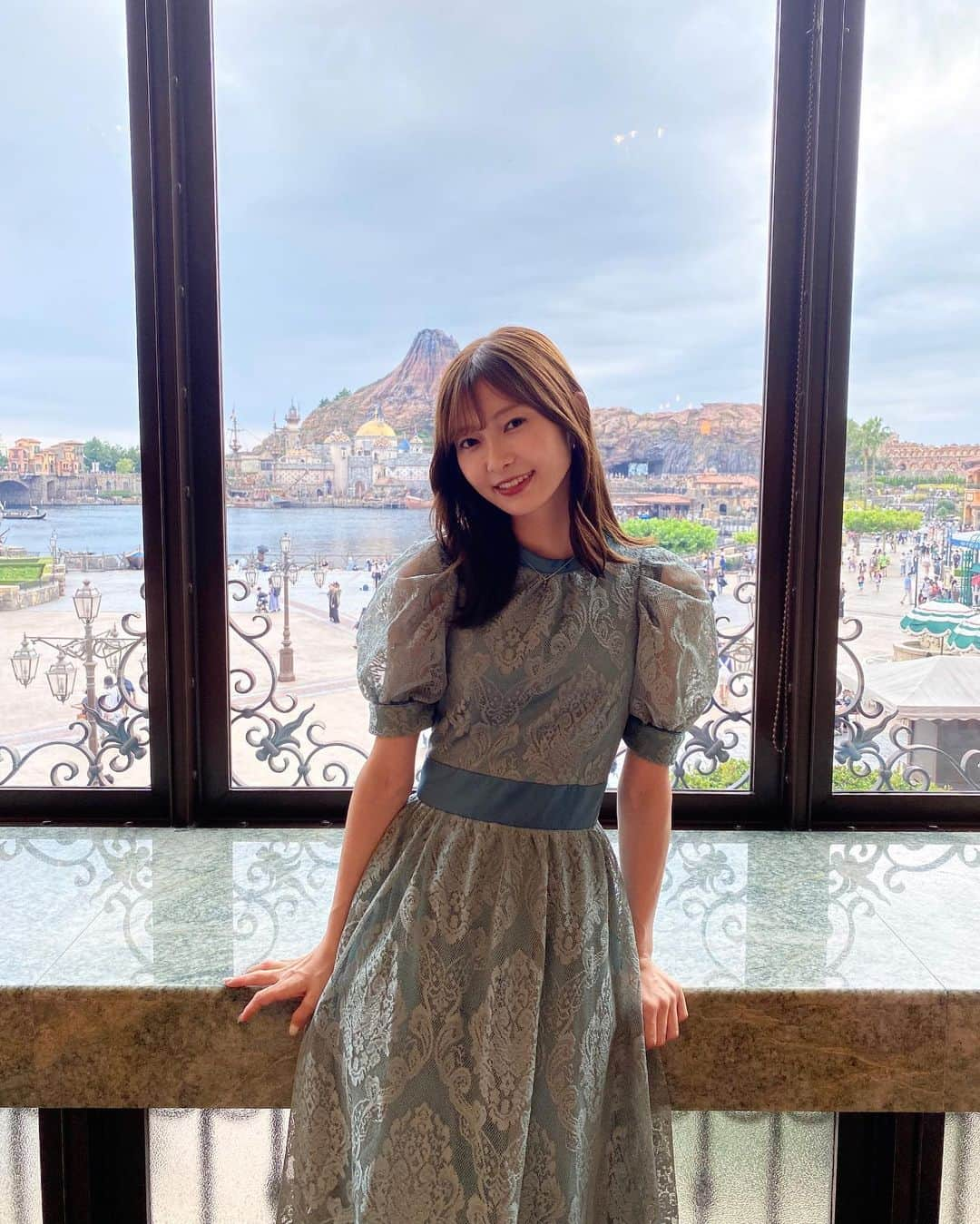 松川星さんのインスタグラム写真 - (松川星Instagram)「この前 ミラコスタへ🏰♡ いとちゃんのお誕生日お祝いしました✨ ディズニー入りたくなった、、  そしてお知らせ🚴💬 本日20:30〜AbemaTV  ミッドナイト競輪に出演します！ 生放送 是非見てください〜！」8月29日 19時45分 - akarin__rin