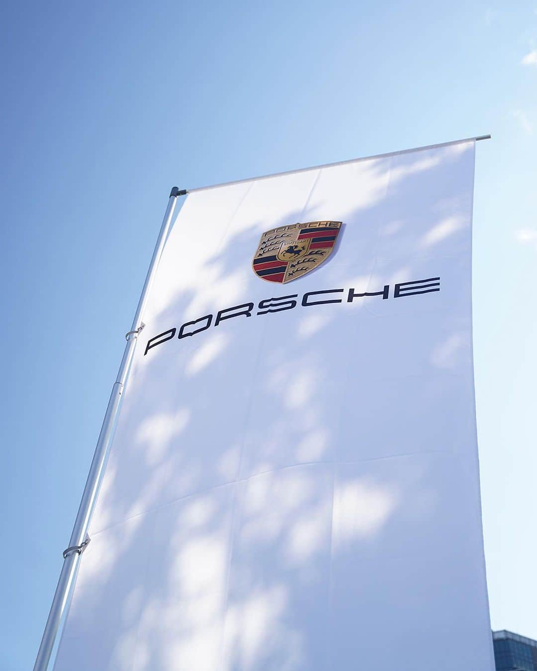 Porsche Japanさんのインスタグラム写真 - (Porsche JapanInstagram)「次回のポルシェガレージは、10月2日。京都で、再びスポーツカーの歴史に刻まれたポルシェクラシックが集まります。  テーマはカラフル & ユニーク。エントリーは 9月4日(日) まで。洗練されたデザインが会場を彩るのを、ぜひお見逃しなく。  #ポルシェ #Porsche #PorscheJapan #ポルシェガレージ #PorscheGarage #クラシックカー」8月29日 19時55分 - porsche_japan