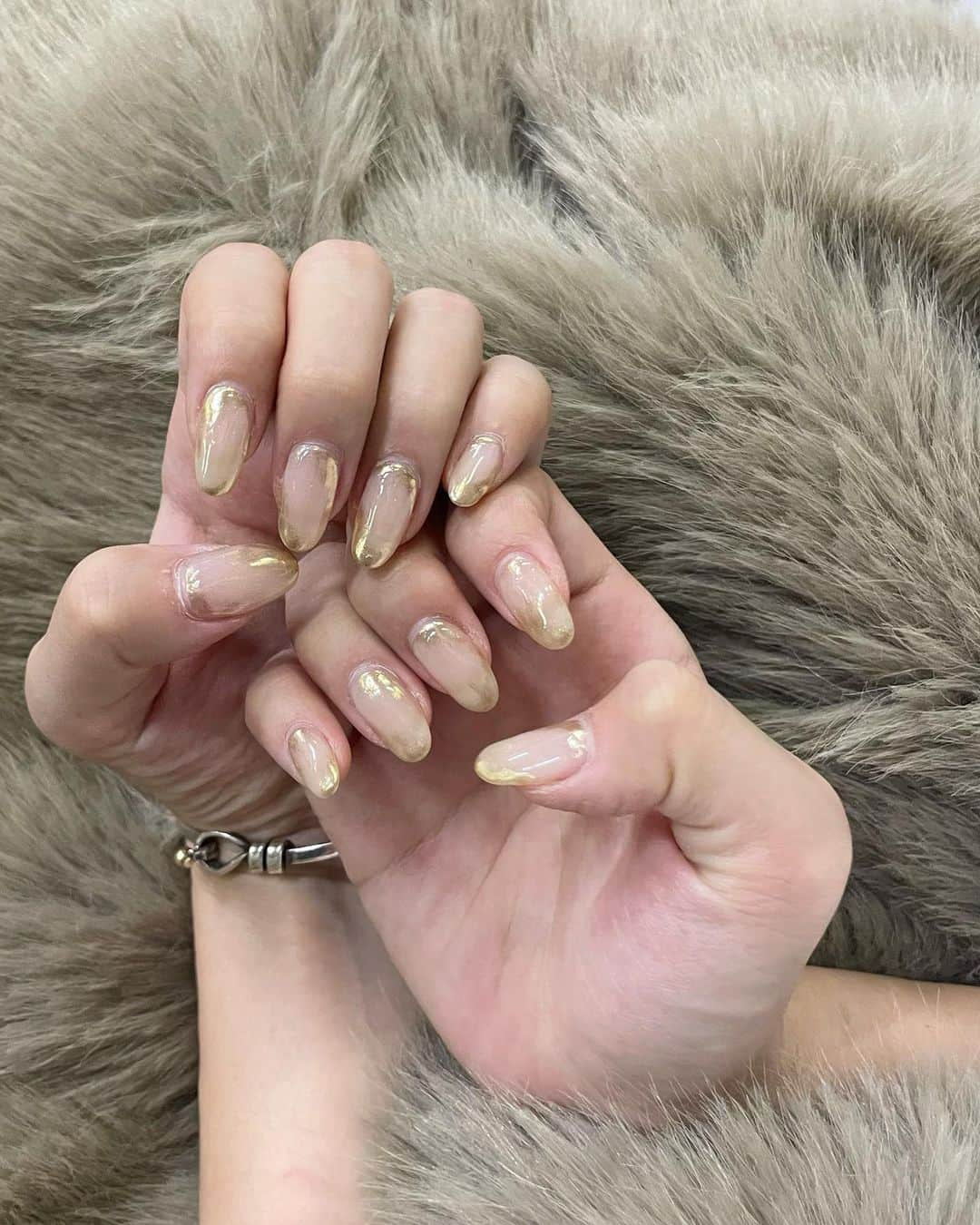 木下ひなこさんのインスタグラム写真 - (木下ひなこInstagram)「New nail💅✨ シンプルだけど ちょっと個性も🤏 @chipieee_nail_mika さん いつもありがとうございます🤍🤍  #nail#ネイル#ネイルデザイン#ニュアンスネイル#ミラーネイル#ベージュネイル」8月29日 21時29分 - hinako_0525