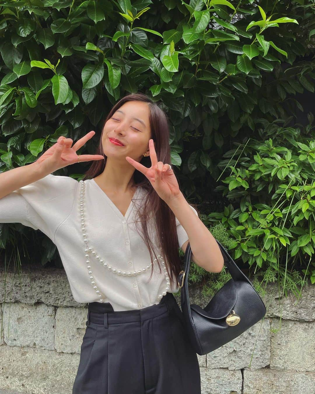 新木優子さんのインスタグラム写真 - (新木優子Instagram)「私服  tops : @snidel_official  bottom : @amerivintage  shoes : @snidel_official  bag : @cafune.official  ring : @dior」8月29日 23時07分 - yuuuuukko_