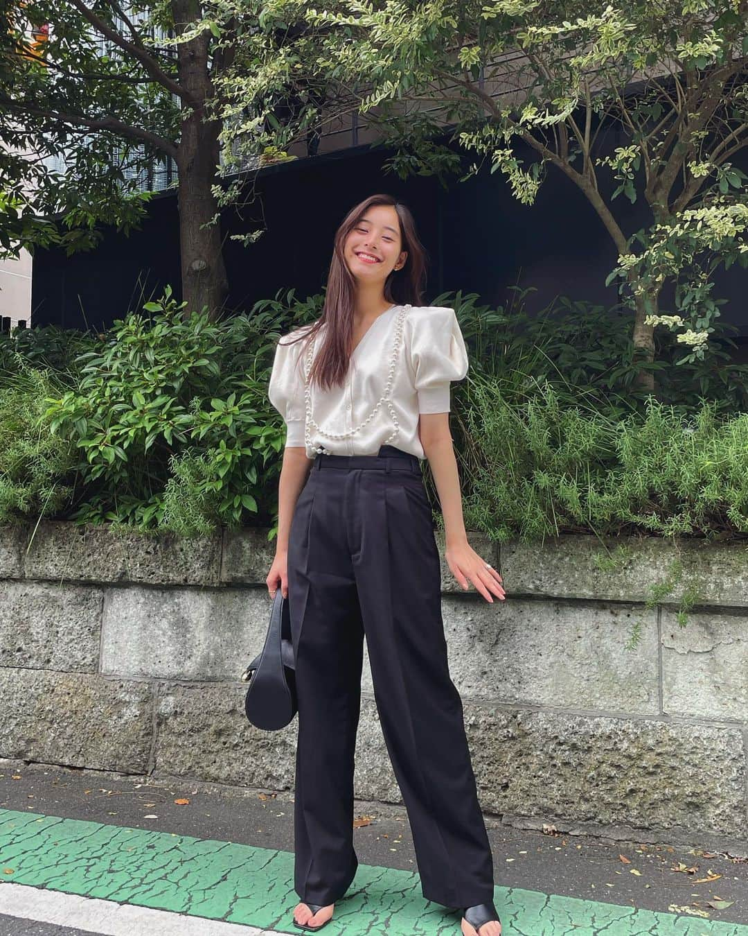 新木優子さんのインスタグラム写真 - (新木優子Instagram)「私服  tops : @snidel_official  bottom : @amerivintage  shoes : @snidel_official  bag : @cafune.official  ring : @dior」8月29日 23時07分 - yuuuuukko_