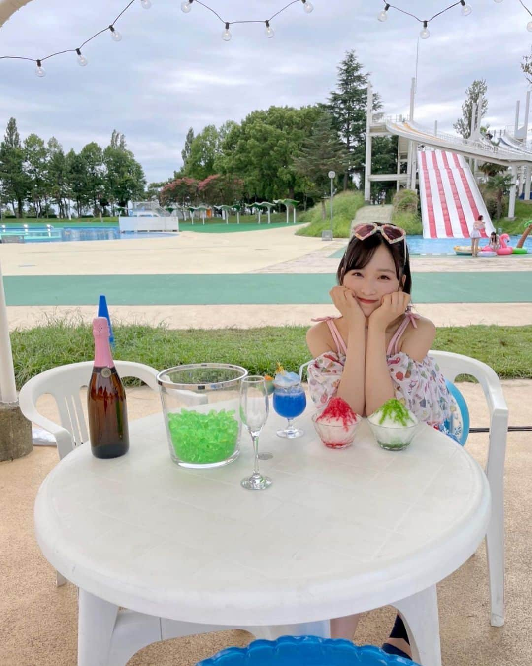 小栗有以さんのインスタグラム写真 - (小栗有以Instagram)「まだ夏を感じれた…♡🍹🌺  #CDTV #久しぶりのリップグロス #ポニーテールとシュシュ  #ポニーテール #プール」8月30日 12時14分 - yuioguri_1226