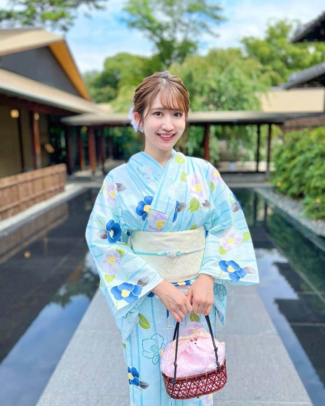 沢井里奈さんのインスタグラム写真 - (沢井里奈Instagram)「⠀ ⠀ 今回の浴衣はちせちゃんと 浴衣探しの旅に出て🗺笑 色々見てそれぞれ選びました👘✨ お互いお気に入りのものに出会えて よかった、、☺️💓💓 ほんと沢山歩いたね🤣🤣🤣 　 ヘアセットと着付けはちせちゃんの紹介で @salon_aemii_fushimi さんでして頂きました💐🤍 ありがとうございました🌷🫧 ⠀ ⠀ #浴衣 #徳川園」8月30日 19時27分 - sawairina