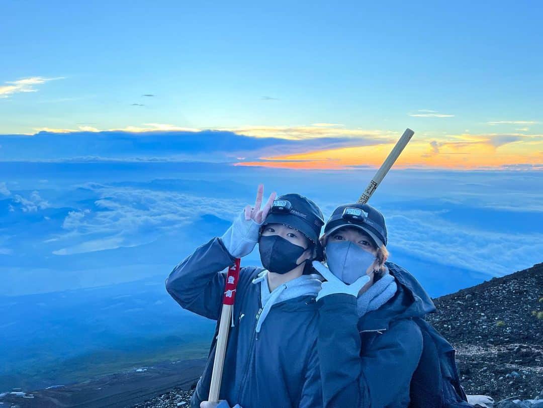大倉士門さんのインスタグラム写真 - (大倉士門Instagram)「富士山登頂の余韻😊🗻 思い出第二弾！📖 ええ感じの写真と友達との写真📷✨ 海もえぇけど、山もえぇ！！😚🏔 何しろ、色んなこと挑戦できる経験できる経験できるって、ほんまにえぇ〜！！🥰💕」8月30日 19時56分 - shimonsmile
