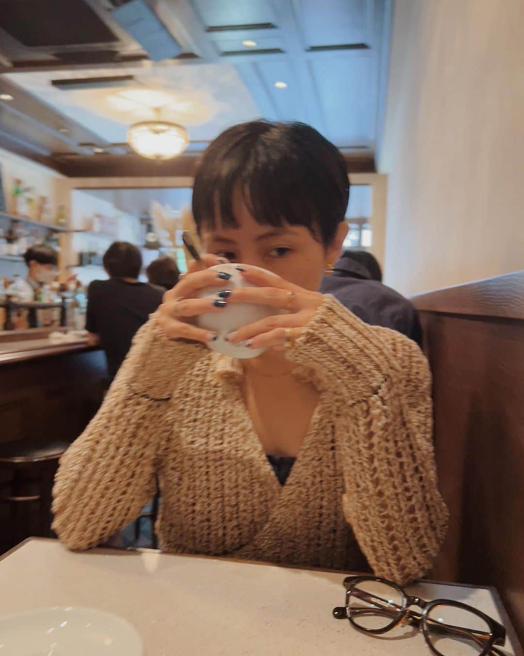 Julia Castroさんのインスタグラム写真 - (Julia CastroInstagram)「肌寒かった日🍂 久々にホットラテを飲んだら懐かしい気持ちになった🤎 もうすぐ秋が来るね🦊 . #autumn  #fallfashion  #falliscoming  #autumnvibes  #秋服 #秋 #秋色 #ホットラテ」8月30日 21時32分 - julia.c.0209