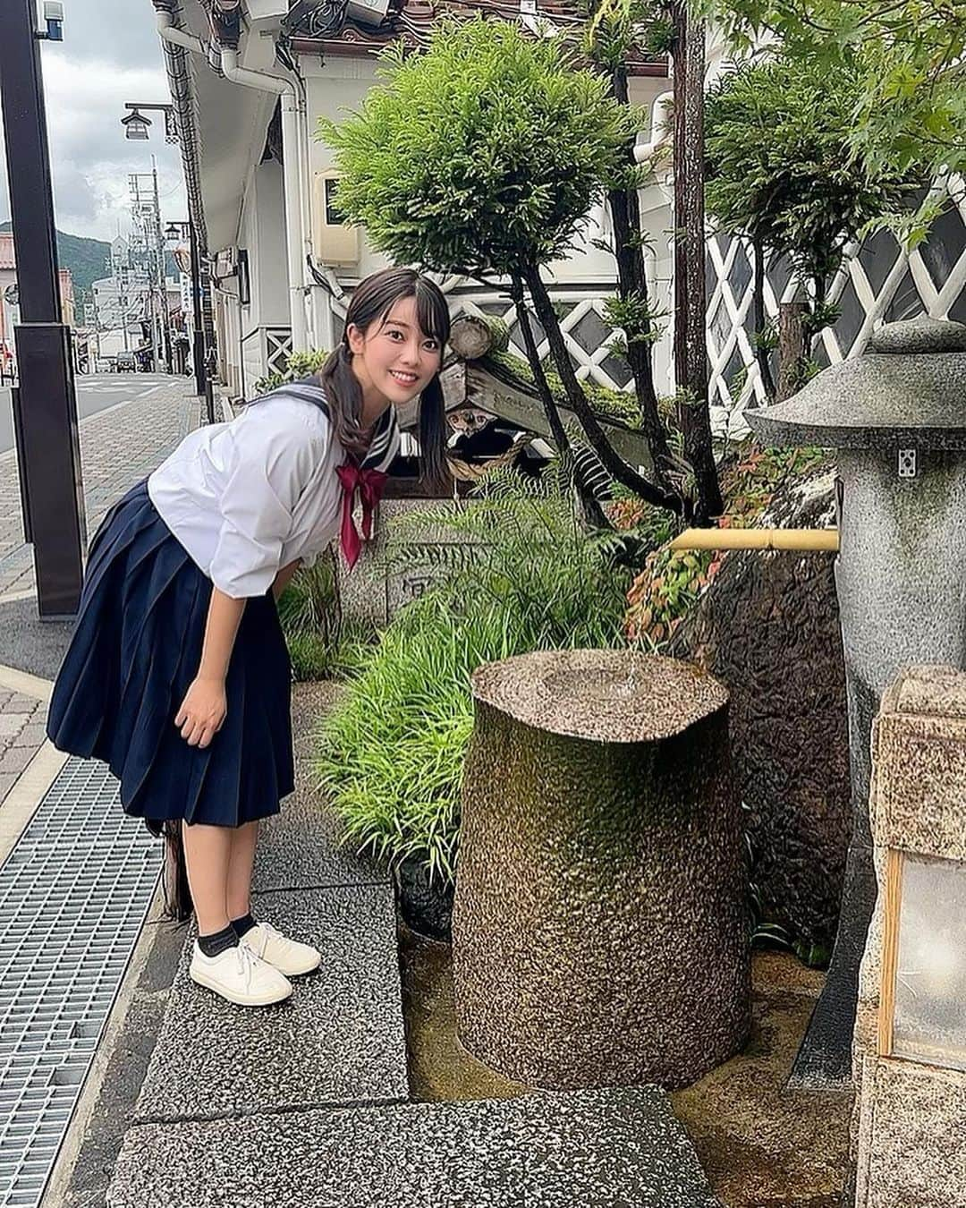 八幡美咲さんのインスタグラム写真 - (八幡美咲Instagram)「みなさん 【正社員プロゲーマー】ってご存知ですか？  収入は？ 賞金は？ 普段正社員としてのお仕事は？ などなど☺️  正社員プロゲーマー の実態に迫ってきました🎮.*˚  今回潜入したのは 去年、東京から広島へ拠点を移した 「広島TEAM iXA」！  私の小学生の妹も 将来の夢は実はゲーマーなんです☺️🤍 妹にこの番組を見せてあげたい。。  あす8月31日(水)深夜0時15分～放送です🥰  写真の真ん中にいらっしゃる方は 会社の代表、板垣護さん🌸 足元に注目してください🇯🇵  なんと、、、下駄☺️  この間行われた ラスベガスの世界大会でも 下駄で参戦したらしいですよ(⑉• •⑉)  そんな ラスベガスで行われた世界大会の 様子もたくさん伺っています🫶🏻  お時間許す方 良かったらご覧下さい(⑉• •⑉)  #プロゲーマー #ストーム久保さん #MC #中島尚樹 さん  YouTubeにて見逃し配信有✨」8月30日 21時39分 - misa_tabi0123