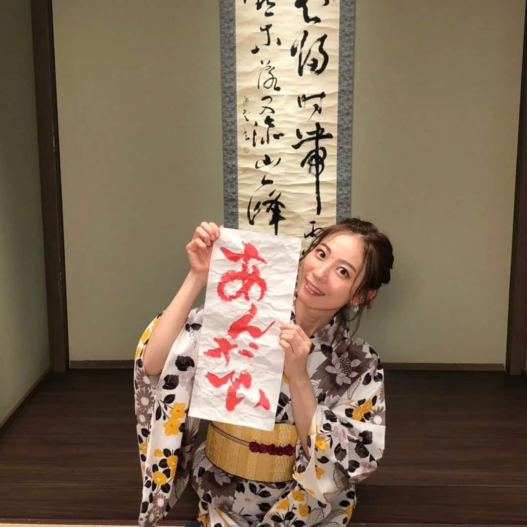 安済知佳さんのインスタグラム写真 - (安済知佳Instagram)「【語ル怪】  第一話、ご視聴ありがとうございました！  日笠しゃんと萌絵ちゃんと笑いまくった楽しい時間でした(笑) 笑える怪談番組！！！🤣  まずはわたしが怪談を朗読いたしました～！ エレベーター乗るのがちょっと怖くなって貰えたら嬉しいです🥰  次回もお楽しみにーー！！  📷️ この壺が最高だったので一緒に撮りました(笑) 2枚目は萌絵ちゃんが撮ってくれました🥰 お二人の浴衣姿も素敵すぎた～😍😍😍  また全て放送されたら、他の写真も載せますね～👻  #語ル怪 #日笠陽子 #豊田萌絵 #安済知佳」8月30日 22時07分 - chikachika_anzai_official