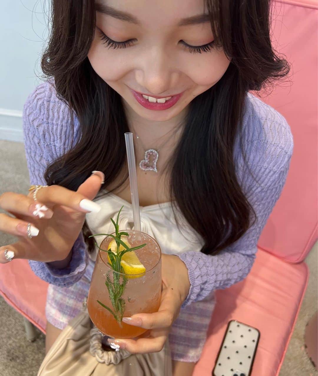 麻美さんのインスタグラム写真 - (麻美Instagram)「#pinkpoolcafe  . ココが1番可愛いかった😍😍😍 ． 日本にもあればいいのに💓 ． おばさんもウキウキ💓 娘達はこの空間にいるだけで幸せそうだった〜💓 ． #韓国 #映えスポット  #pinkpoolcafe」8月31日 13時41分 - mami0s