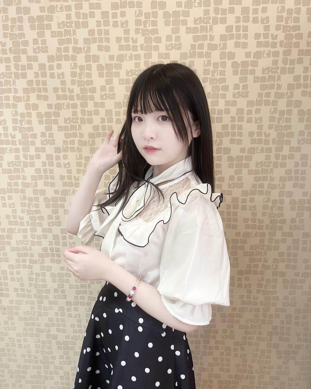 このはさんのインスタグラム写真 - (このはInstagram)「. ♡…… 夏休み今日で最後ーーしょんしょん_(・_・ )です 今日はガーリーなコーデだった💘 やっぱりこうゆうふくかわいー!! tops @grl_official  skirt @tocco_closet   #GRL #グレイル #tocco #大人ガーリー #きょこ」8月31日 19時04分 - kkk.08.kkk