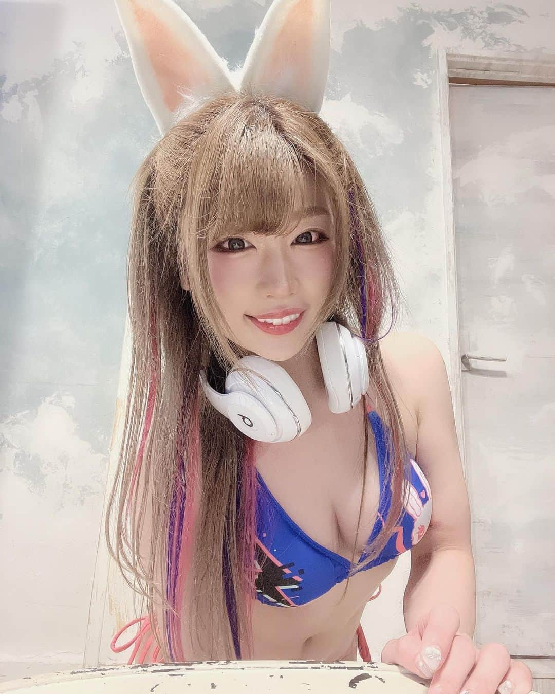 中野たむさんのインスタグラム写真 - (中野たむInstagram)「#bikini #summer #rabbit #beats #headphones」8月31日 20時56分 - tam_nakano