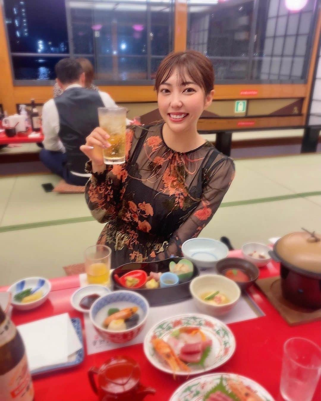 松岡凛さんのインスタグラム写真 - (松岡凛Instagram)「こんばんは✌️  昨日は1日色んな事してたよ🌈！ まずはさえちゃんがチャリカッツラスト放送でしたね😉🤍 見てくれた皆さんありがとう♩ さえぴお疲れ様でした♪  いつも一緒にお仕事してるメンバーが卒業は寂しいけどこれからもチャリカッツ盛り上げるのでよろしくね✨✨！  夜は屋形船乗ったんだけど、今の屋形船のクオリティがすごい！ トイレが綺麗すぎるの最後の写真見てほしい！ ホテルみたいなトイレなの👀！  ご飯も美味しくて仲良しの友達と充実した一日中でしたー❣️  #松岡凛#グラビア#ラウンドガール#shootboxing#恵比寿チャリカッツ#チャリロト#競輪#屋形船」9月1日 0時47分 - matuoka_1214