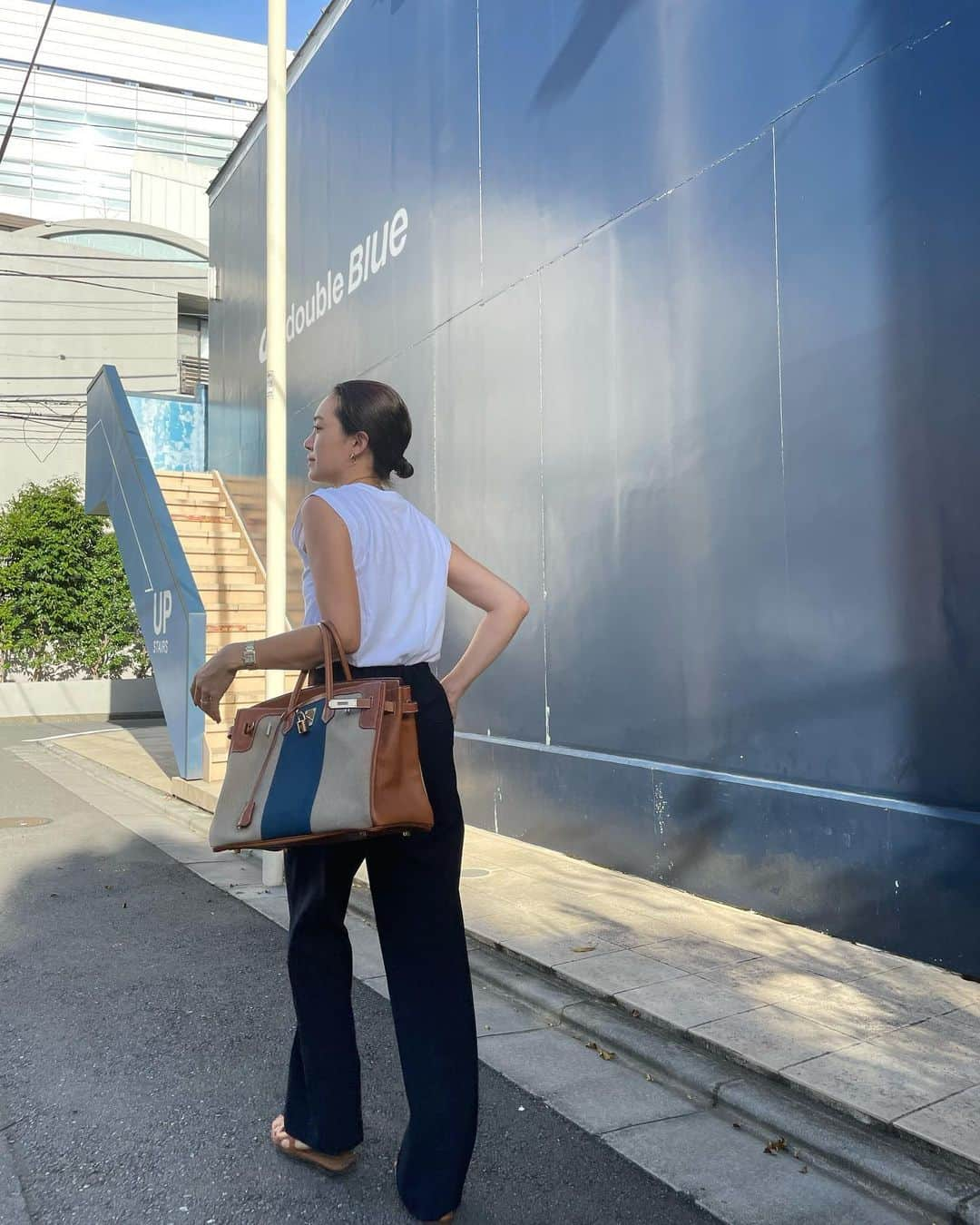 春名亜美さんのインスタグラム写真 - (春名亜美Instagram)「夏、再び ☀︎  #tops @biotop_official × @hanes  #pants @searoomlynn_official  #bag @hermes  #sandals @hermes  ・ ・ ・ #searoomlynn #hermes #hermesbirkin #biotop #hanes #ママコーディネート #ママコーデ」9月1日 12時55分 - amiharunaami