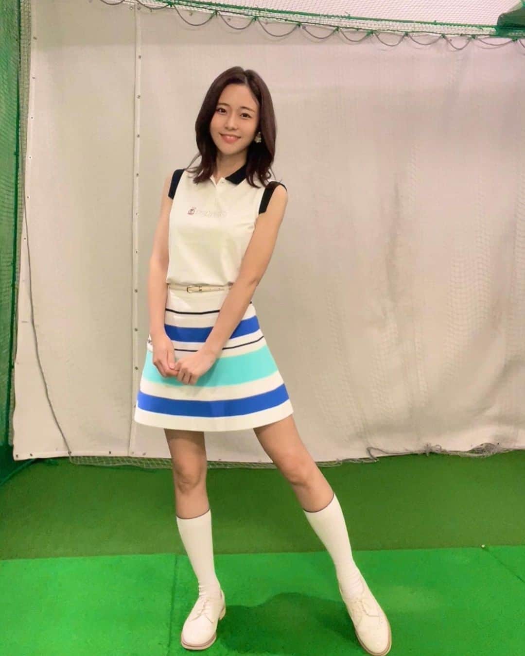 水原ゆきさんのインスタグラム写真 - (水原ゆきInstagram)「全身を写そうとするのが中々上手く撮れないゆえ、だいたいポーズに困ります(´･ω･`)  昨年の企画の時に、学さんに買ってもらった笑、#archivio のこのセットはお気に入りの１つであります🏌️‍♀️  もう2022年も9月なのね… 早い…とても… 舞台が終わったらラウンド数増やして、100切りしっかり頑張る❗️ 頑張るために、皆さま是非観に来てくださいね← やはり本業は、観に来ていただきたいものです。 中井学ゴルフチャンネルで知ってくださった方も多いと思いますが、ゴルフ以外にも、私はお芝居をしております。 そしてとても素敵な作品です。  9月3日10:00〜公式サイトにて先着順ご予約開始となりますっ(ハイライトにURLあり)  #中井学ゴルフチャンネル #水原ゆき #ゴルフ女子 #俳優 #舞台 #忘華」9月1日 15時07分 - 12yuchan14