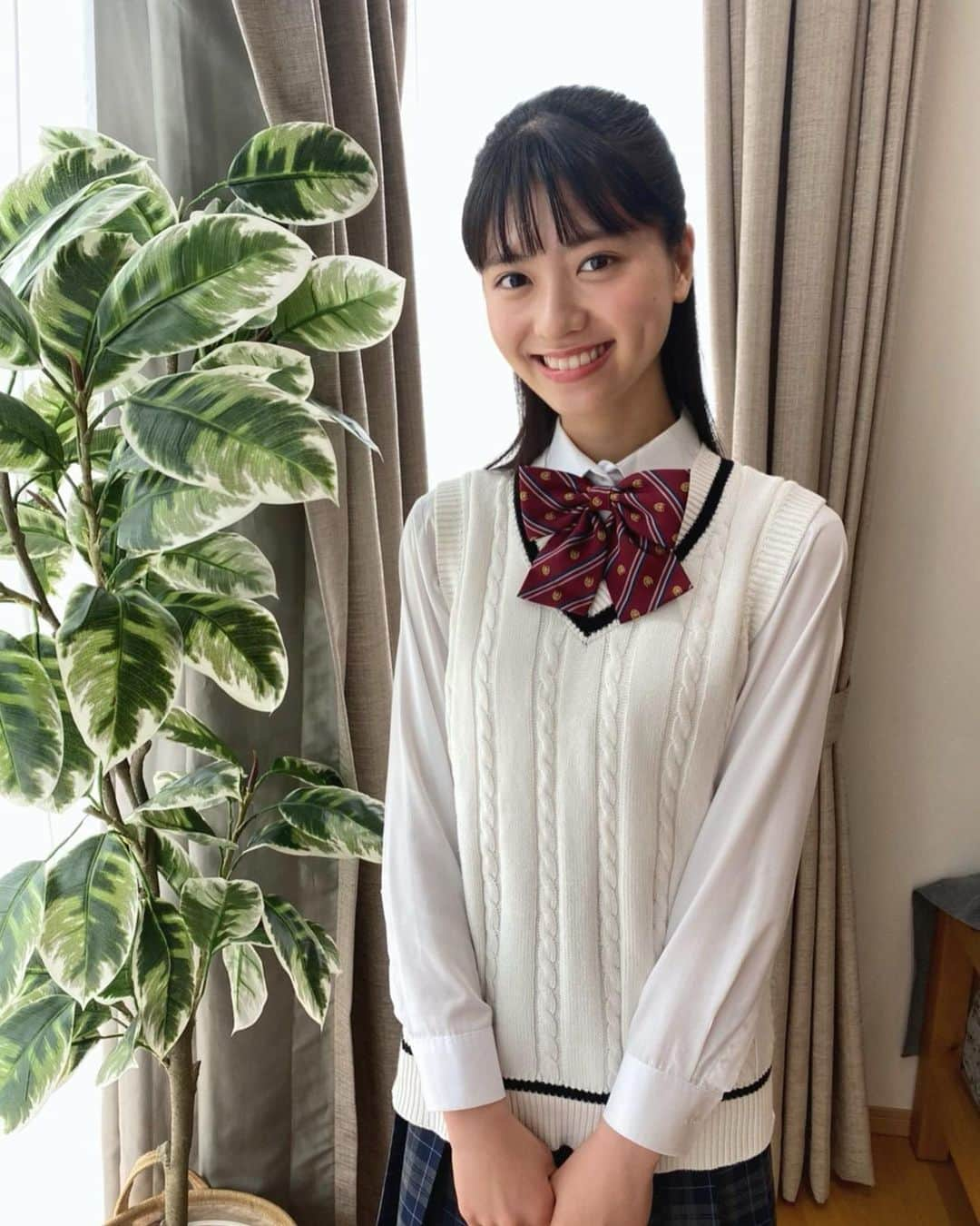 凛美さんのインスタグラム写真 - (凛美Instagram)「◡̈ ⁡ お知らせです！ ⁡ この度、11月に新登場する 「スマイルゼミ　高校生コース」のイメージキャラクターに就任しました🙌🏻 開発会議メンバーとして参加もする予定です☺︎ ⁡ ⁡ CM撮影ではいろんなお洋服を着ました🌼 ⁡ #スマイルゼミ高校生コース #高校生向け通信教育 #戦略AIコーチ」9月1日 17時52分 - rimi_kenon_official