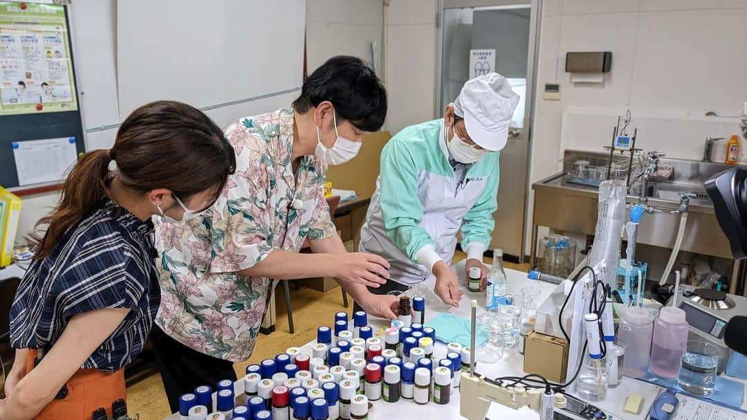 北川彩さんのインスタグラム写真 - (北川彩Instagram)「. 静岡のお土産としても人気の「木村飲料」を取材させていただきました！  写真2枚目のサイダーやコーラ、見たことある人もいらっしゃるのでは。 もっともっと種類があるんです！  詳しくは今週の土曜版で！  #木村飲料」9月1日 20時33分 - aya_kitagawa_