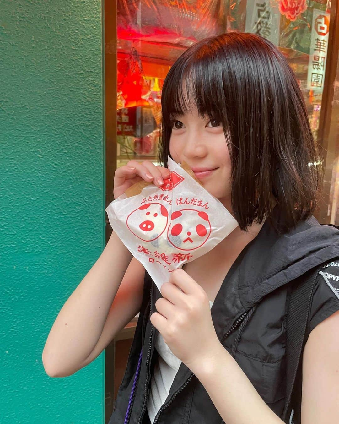 田畑志真さんのインスタグラム写真 - (田畑志真Instagram)「9月になりましたね‪‪☺︎‬ 夏休み終わって学校が始まりました！  夏休みの思い出の写真📸  小籠包の写真撮り忘れたんですけど、美味しすぎて最初と最後に食べちゃいました😋💕  #横浜#中華街 #食べ歩き」9月1日 21時20分 - shiima1224