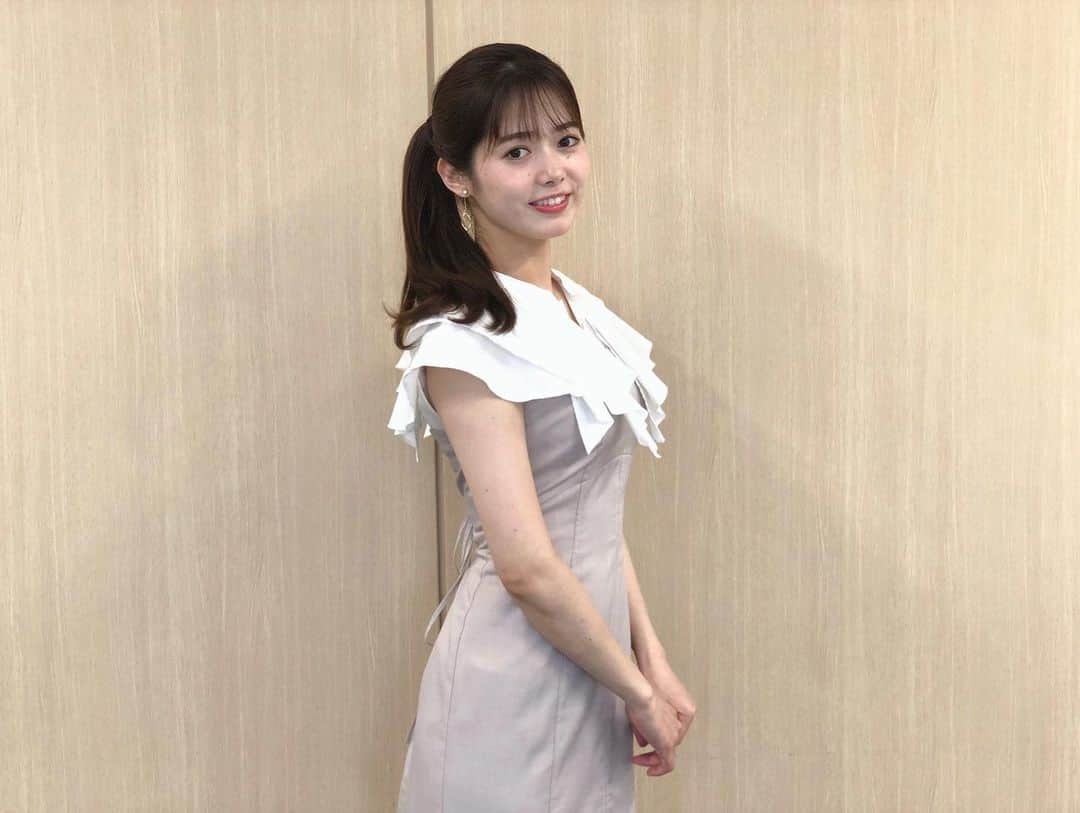 谷尻萌さんのインスタグラム写真 - (谷尻萌Instagram)「おはようさん☺️💕 今朝のお台場は北風も吹いていて凌ぎやすかったわ〜🤲 今日は関東から九州は広い範囲で雨やで☔️ お出かけの際は、折り畳みの傘など持って行ってな🌂  沖縄は雨や風に、より一層、注意してお過ごし下さい☔️🌬  厳しい残暑が続いていた関東も 今日は昨日より気温が低めの予想だから 少しホッとできそうやで♡  ９月最初の週末は台風情報に気をつけて お過ごしください🌬  ほな素敵な金曜日を〜🥰  #めざましテレビ　#お天気キャスター #サイドテール」9月2日 10時20分 - tanijiri_moe