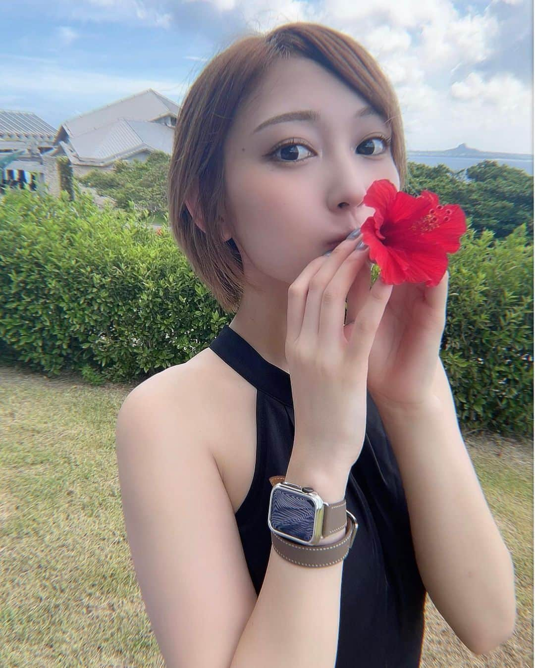 志田愛佳さんのインスタグラム写真 - (志田愛佳Instagram)「お花の使い方がわからなかった🌺 汗で髪の毛ボサボサ」9月2日 17時45分 - manaka.shida.98