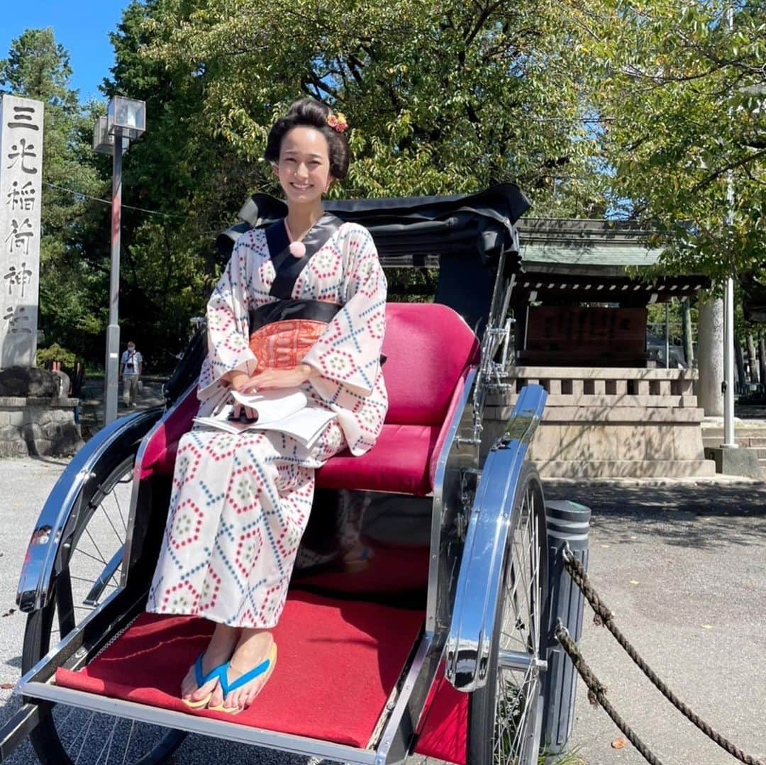 浦口史帆さんのインスタグラム写真 - (浦口史帆Instagram)「犬山で町娘に変身〜🏯👘💓  今日の中継は、 着物をレンタルして、 初秋の犬山城下町を散策🍂  犬山城下町で人気の#串グルメ は、なんと34店舗も!!🍡✨ カラフルなあられを衣にした串カツに、浅漬け、ワッフルなどなど‥‥華やかでバラエティ豊かな串グルメが勢ぞろい😋!!💘  着物レンタルは、一昨日オープンしたばかりの「犬山結衣逸屋」さんで👘✨ 地毛で日本髪を結っていただき、感動しました🥺💕💕 (髪結4400円＋着物レンタル※着付け込み4400円) 美容師歴48年。こういったお店をオープンするのが夢だったそうです🥰素敵🥰❣️  11年前の春、アナウンサーになって初めての取材場所が犬山城だったのですが🌸、 そんな犬山で貴重な思い出がまた１つ増えて嬉しいです☺️💖  #犬山 #犬山城 #🏯 #犬山城下町 #犬山城下町食べ歩き #串グルメ #🍡 #🐶 #着物レンタル #日本髪 #町娘 #和装 #👘 #人力車 #愛知観光  #犬山市観光協会後藤さんとも📸🍡✨」9月2日 20時51分 - uraguchi_shiho