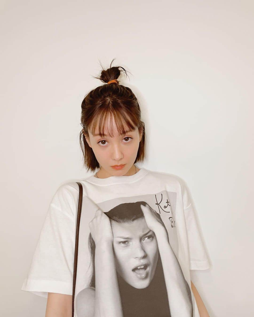 トリンドル玲奈さんのインスタグラム写真 - (トリンドル玲奈Instagram)「私服❤︎  @biotop_official で買ったTシャツ着てみた!  pants @mm6maisonmargiela  bag @fendi  shoes @churchs」9月2日 21時00分 - toritori0123