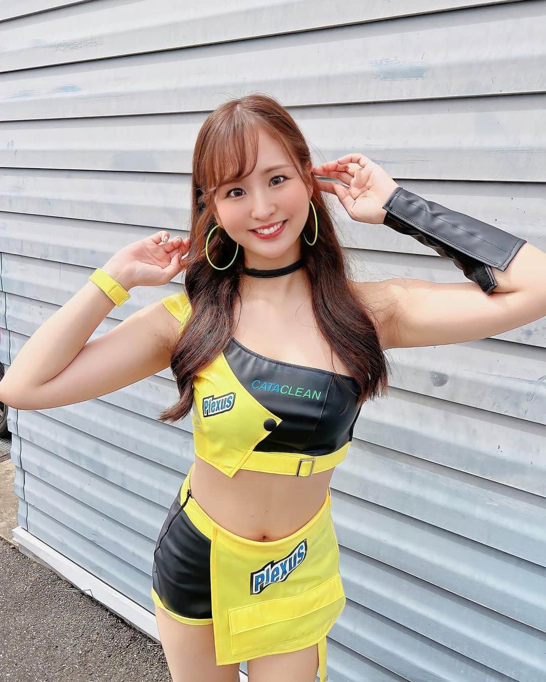 安田七奈さんのインスタグラム写真 - (安田七奈Instagram)「S耐第5戦もてぎ💛🖤  888号車Grid Motorsportの応援 よろしくお願いします☺️  #S耐 #安田七奈 #なーちゃ #レースクイーン #rq #ラウンドガール #グラビア #グラビアアイドル #グラドル #インスタグラビア #セクシー #セクシー美女#MercedesAMGCustomerRacing #MercedesAMGMotorsport #AMGGT3 #DrivingPerformance #24hAMG #cataclean #plexus #followme #japanese #japanesegirl #instagood #instalike #photooftheday #팔로우 #얼스타그램 #粉我 #非常好」9月3日 15時31分 - nana_yasuda