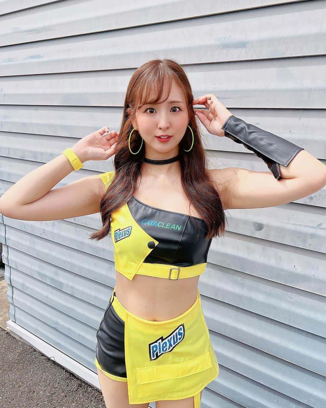 安田七奈さんのインスタグラム写真 - (安田七奈Instagram)「S耐第5戦もてぎ💛🖤  888号車Grid Motorsportの応援 よろしくお願いします☺️  #S耐 #安田七奈 #なーちゃ #レースクイーン #rq #ラウンドガール #グラビア #グラビアアイドル #グラドル #インスタグラビア #セクシー #セクシー美女#MercedesAMGCustomerRacing #MercedesAMGMotorsport #AMGGT3 #DrivingPerformance #24hAMG #cataclean #plexus #followme #japanese #japanesegirl #instagood #instalike #photooftheday #팔로우 #얼스타그램 #粉我 #非常好」9月3日 15時31分 - nana_yasuda