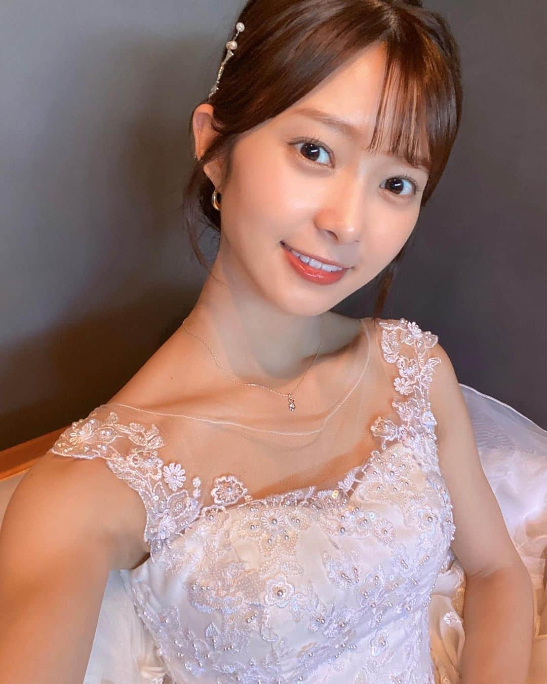 松川星さんのインスタグラム写真 - (松川星Instagram)「wedding dress👰🏻‍♀️ 嬉しくてたくさん写真撮ってもらいました♡」9月3日 20時29分 - akarin__rin