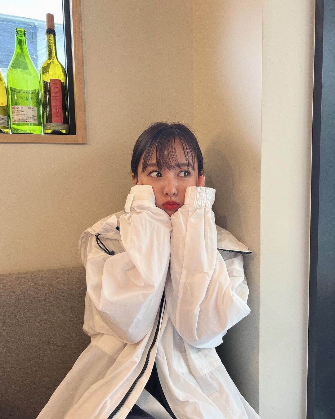 山田菜々さんのインスタグラム写真 - (山田菜々Instagram)「久しぶりにちゃんと インスタ用の写真撮ろうと思って、 なにしたらいいかわからなくて ぶりっ子した写真を撮ってもらったら 思いの外全部同じ顔しかしてないし、 だけどまぁ載せるか〜☺︎と思ってたら ぶりっ子は嫌いだとお友達に話されて 危うくボツにするところだったけど、 そんなの関係ねぇ〜おっぱっぴぃ。」9月3日 20時51分 - tannana.yamada