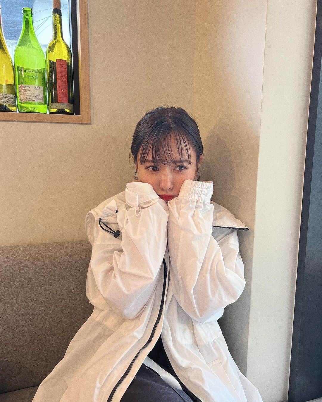 山田菜々さんのインスタグラム写真 - (山田菜々Instagram)「久しぶりにちゃんと インスタ用の写真撮ろうと思って、 なにしたらいいかわからなくて ぶりっ子した写真を撮ってもらったら 思いの外全部同じ顔しかしてないし、 だけどまぁ載せるか〜☺︎と思ってたら ぶりっ子は嫌いだとお友達に話されて 危うくボツにするところだったけど、 そんなの関係ねぇ〜おっぱっぴぃ。」9月3日 20時51分 - tannana.yamada
